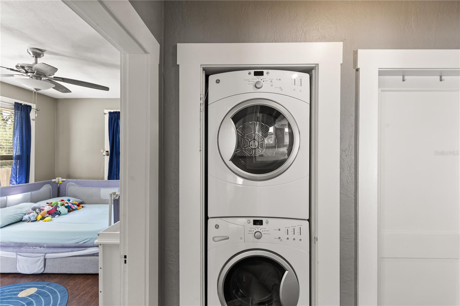 Image 30 of 56 For 406 Alva Street