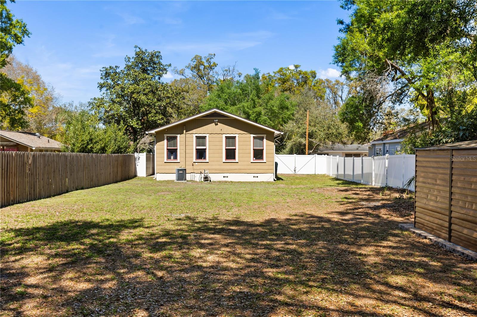 Image 33 of 56 For 406 Alva Street