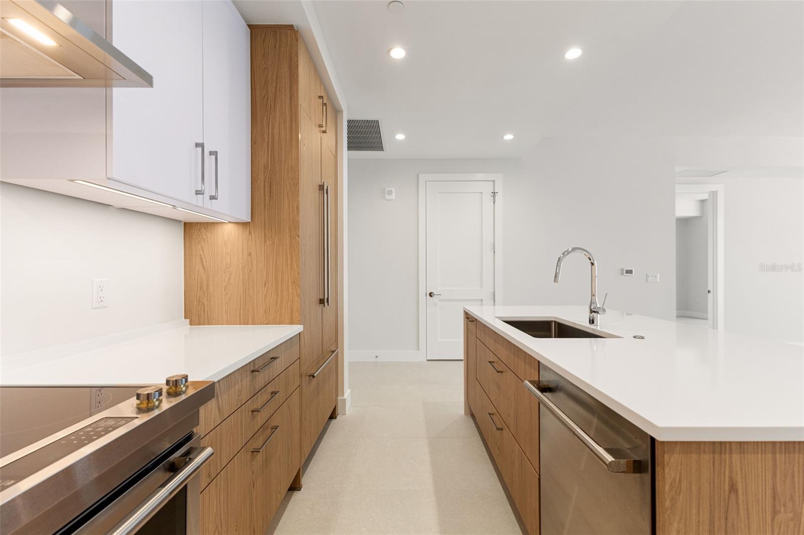 Image 4 of 54 For 275 1st Avenue S 2108