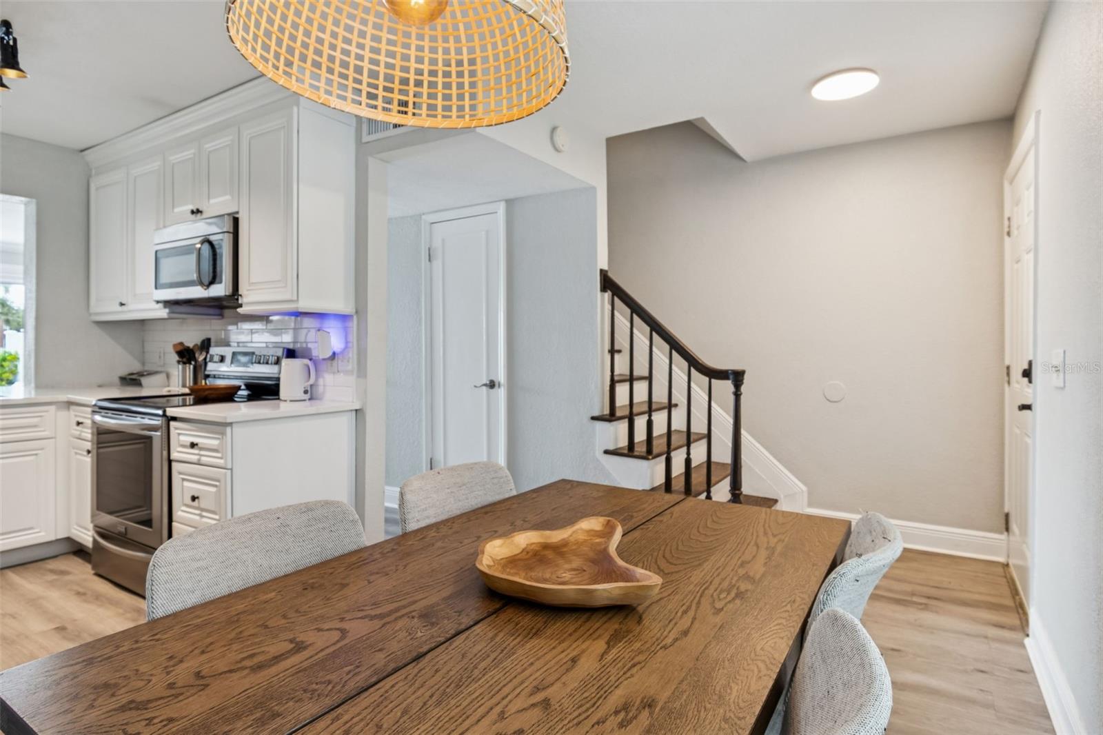 Listing photo id 8 for 13747 Juniper Blossom Drive