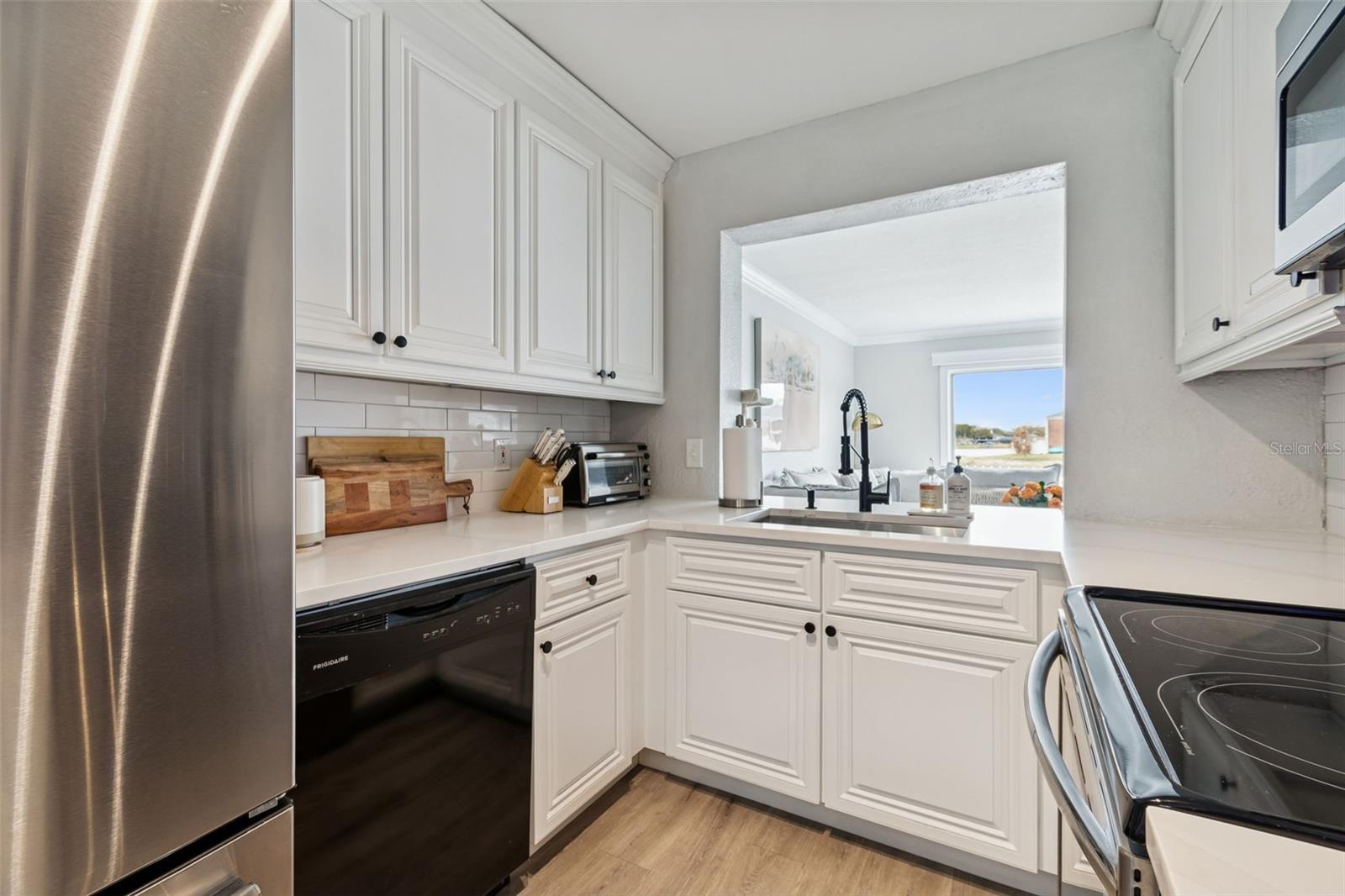 Listing photo id 11 for 13747 Juniper Blossom Drive