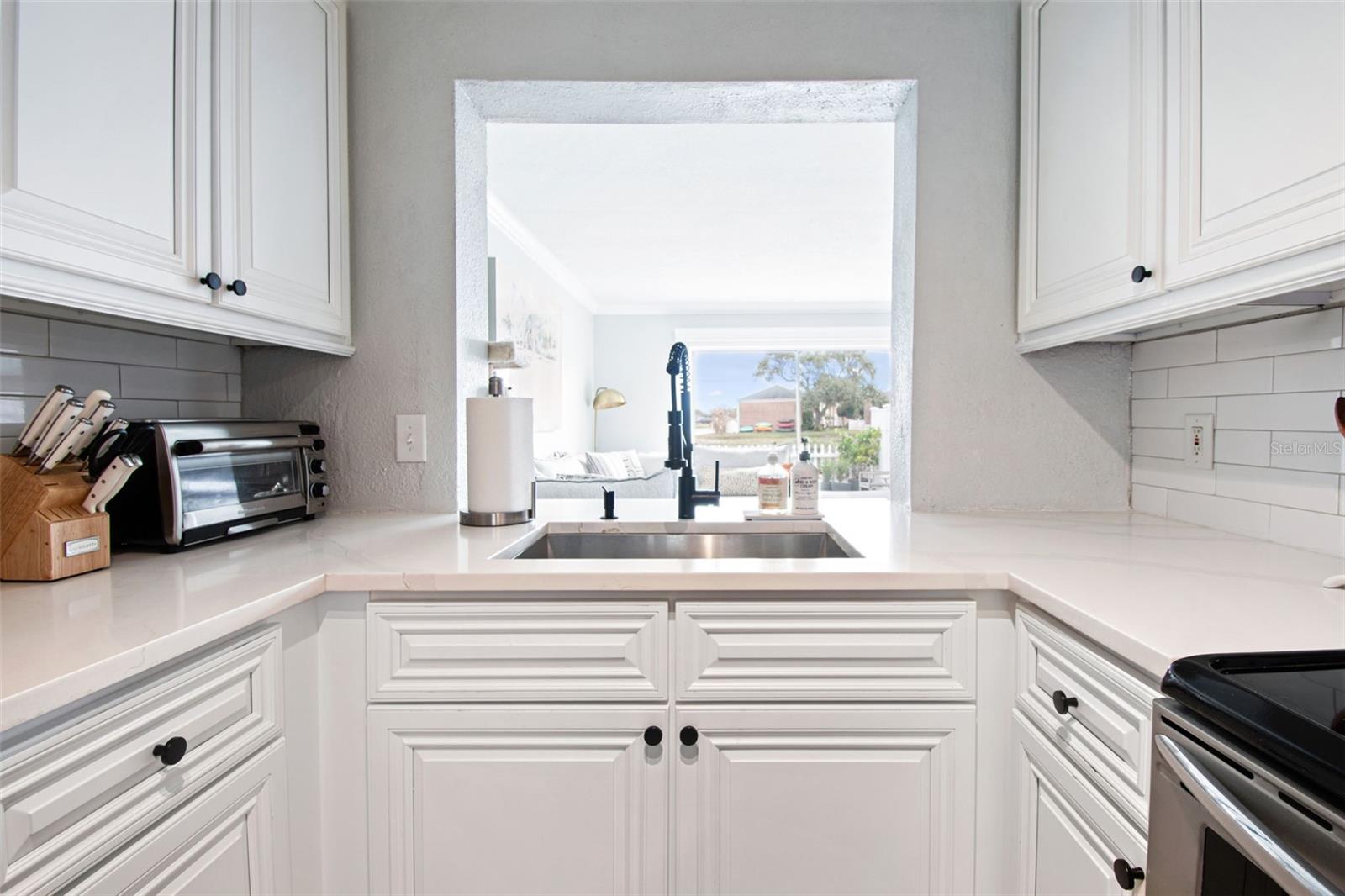 Listing photo id 12 for 13747 Juniper Blossom Drive