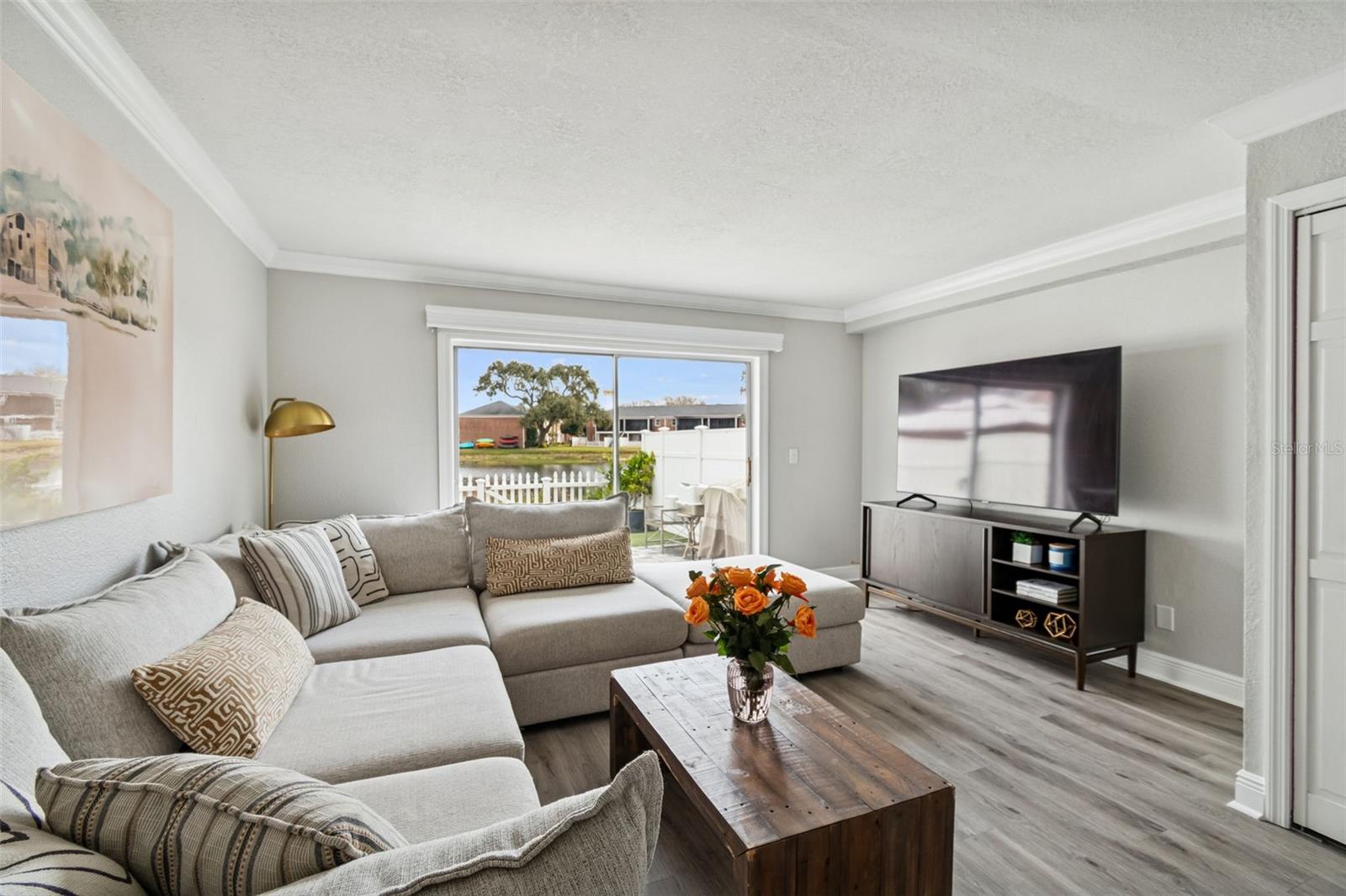 Listing photo id 15 for 13747 Juniper Blossom Drive