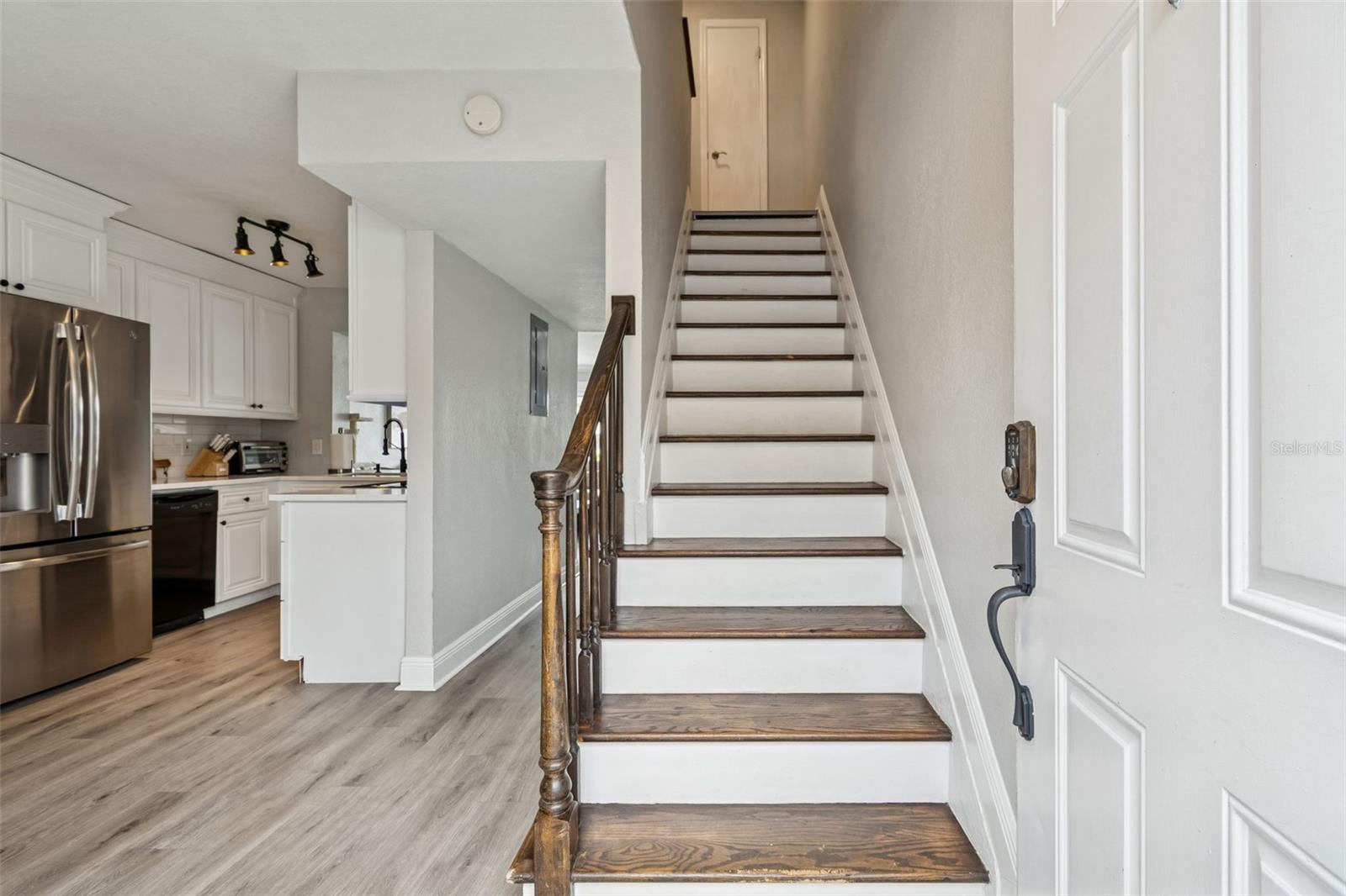 Listing photo id 2 for 13747 Juniper Blossom Drive