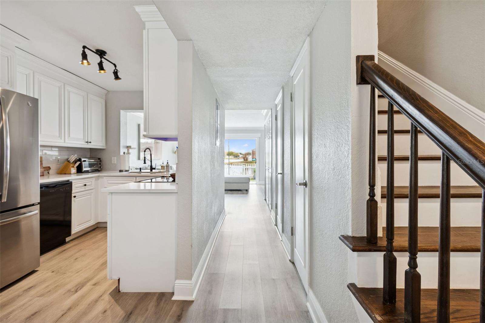 Listing photo id 3 for 13747 Juniper Blossom Drive