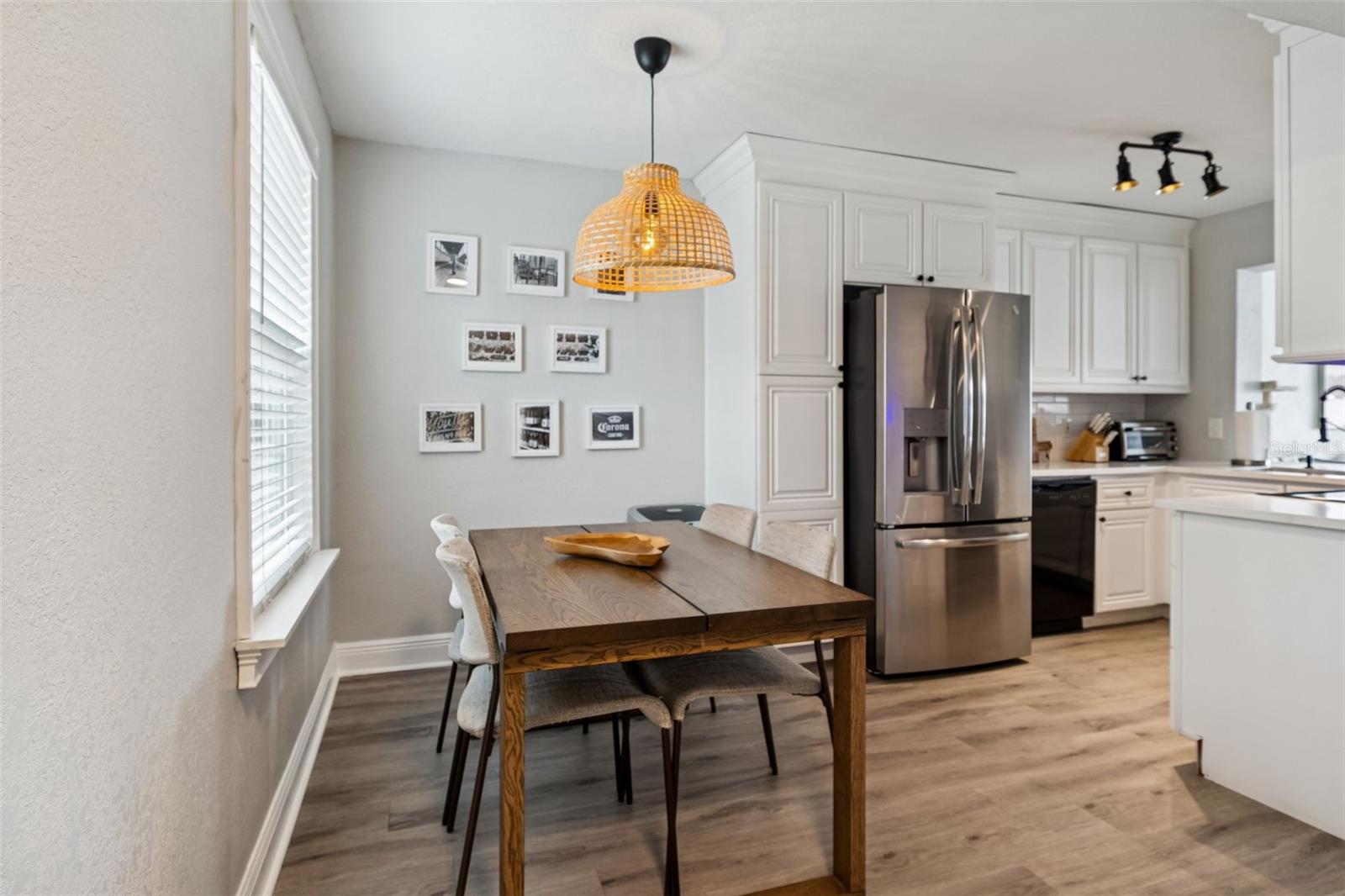 Listing photo id 5 for 13747 Juniper Blossom Drive