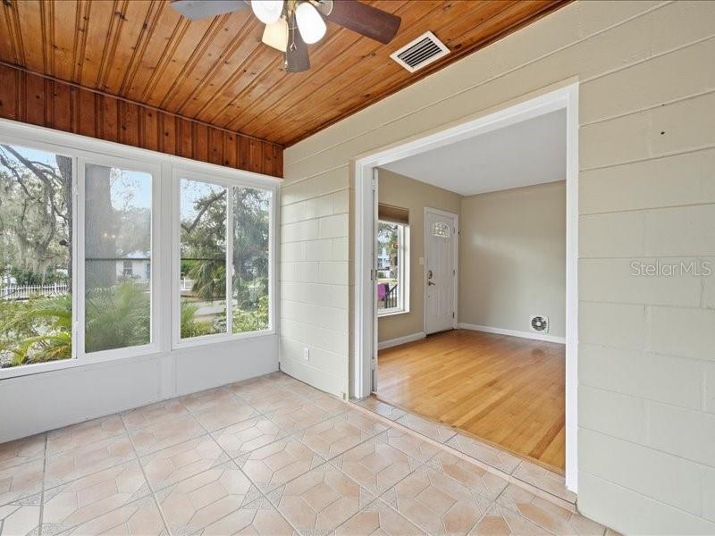 Image 10 of 47 For 2670 Bayside Drive S