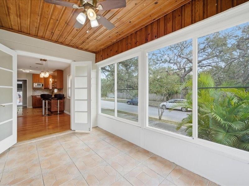 Image 11 of 47 For 2670 Bayside Drive S