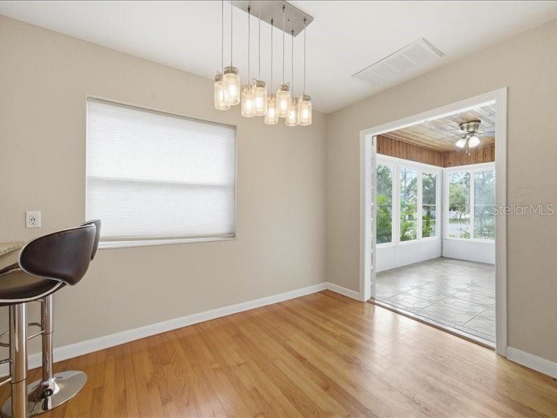 Image 13 of 47 For 2670 Bayside Drive S