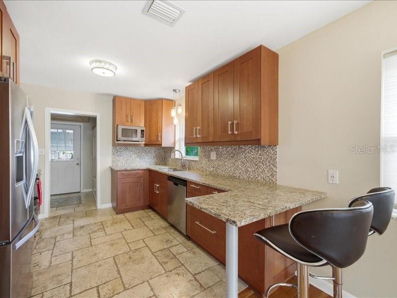 Image 16 of 47 For 2670 Bayside Drive S