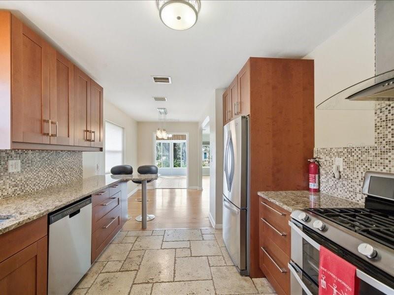 Image 24 of 47 For 2670 Bayside Drive S