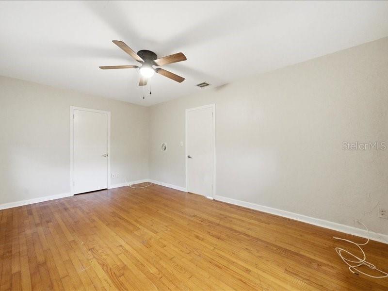 Image 28 of 47 For 2670 Bayside Drive S