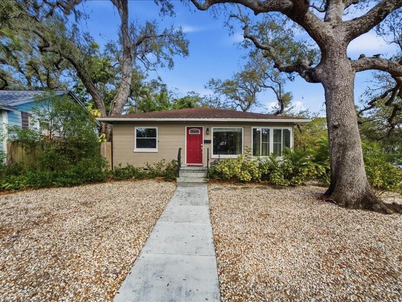 Image 3 of 47 For 2670 Bayside Drive S