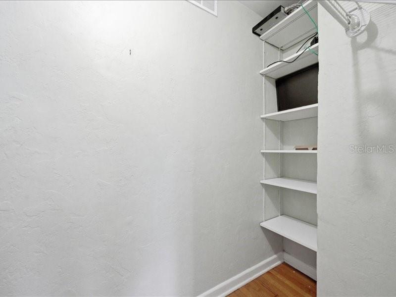 Image 30 of 47 For 2670 Bayside Drive S