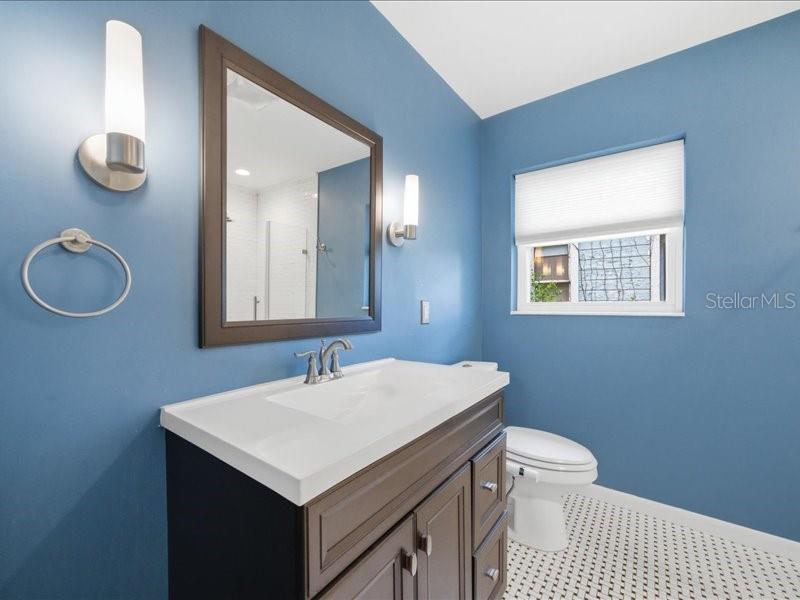 Image 31 of 47 For 2670 Bayside Drive S