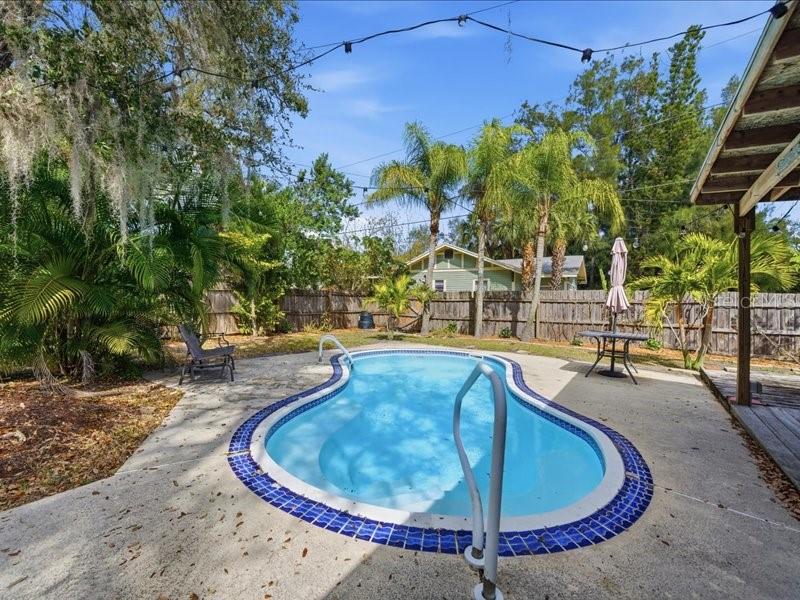 Image 37 of 47 For 2670 Bayside Drive S