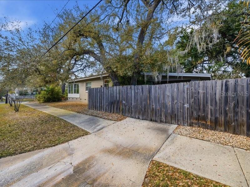 Image 47 of 47 For 2670 Bayside Drive S