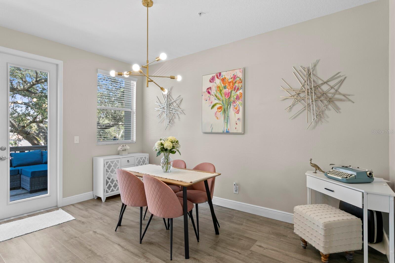 Listing photo id 10 for 2917 Bayshore Pointe Drive