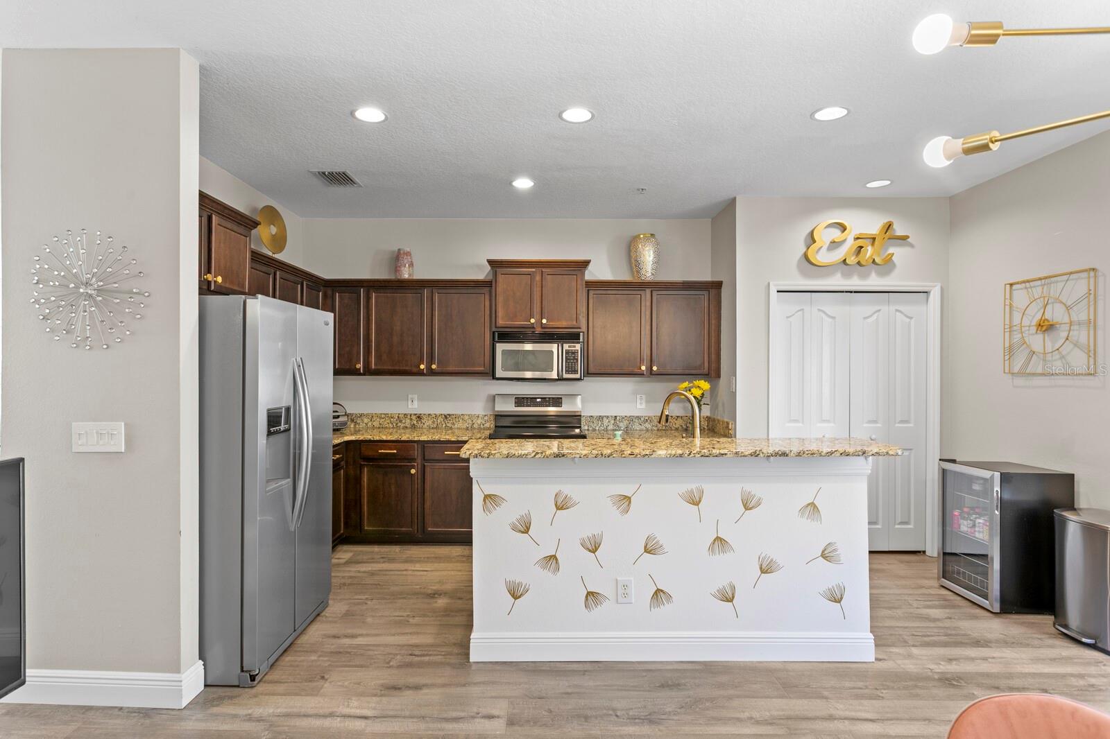 Listing photo id 15 for 2917 Bayshore Pointe Drive