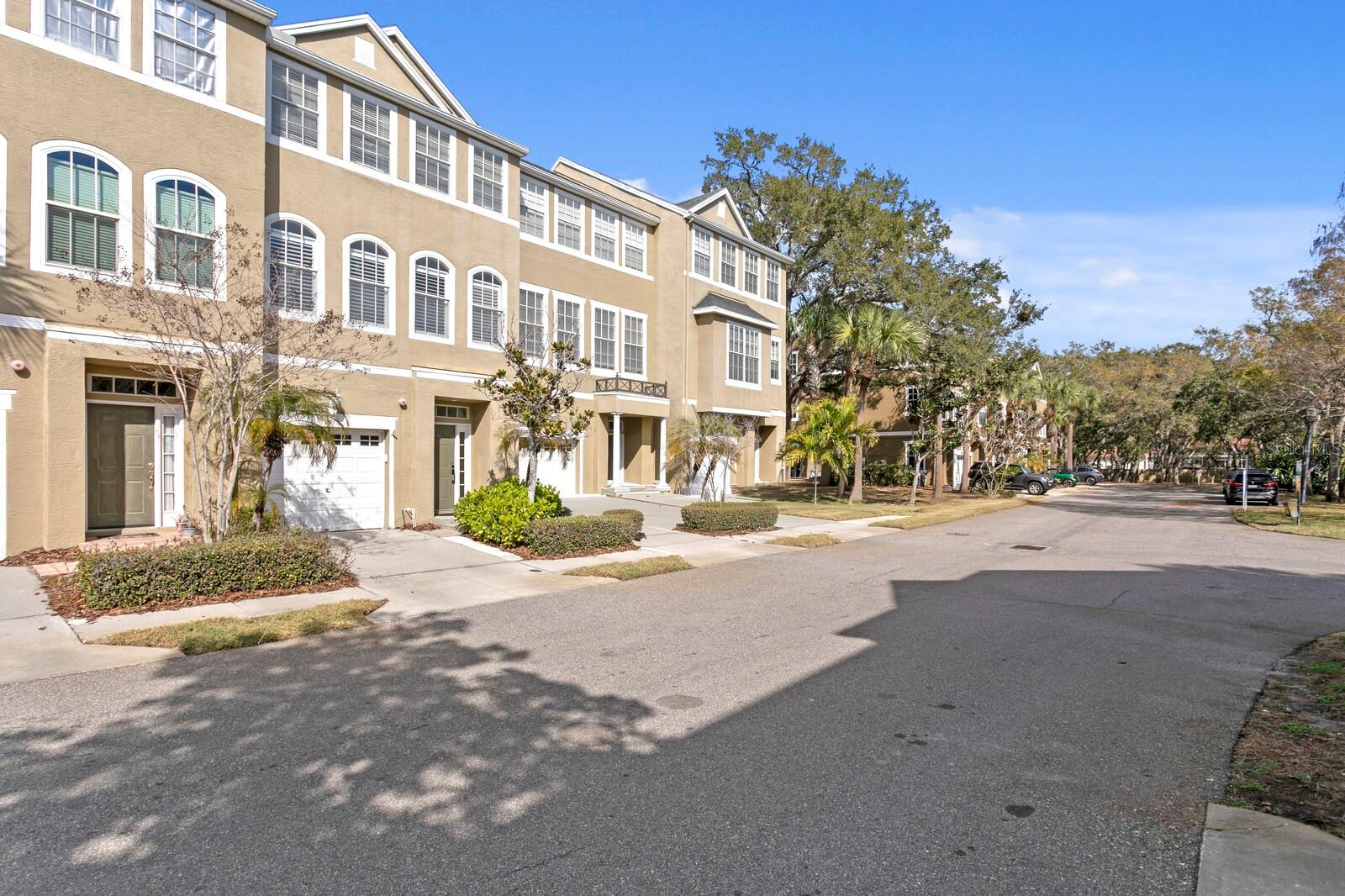 Listing photo id 0 for 2917 Bayshore Pointe Drive