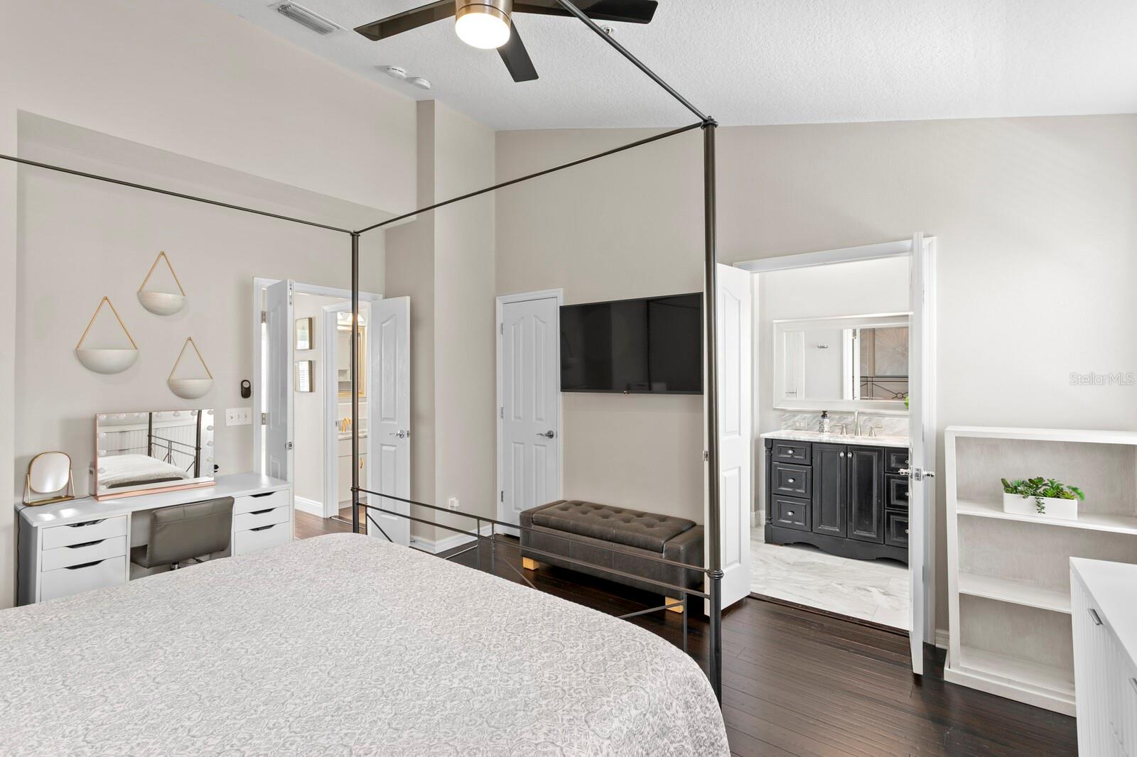 Listing photo id 22 for 2917 Bayshore Pointe Drive