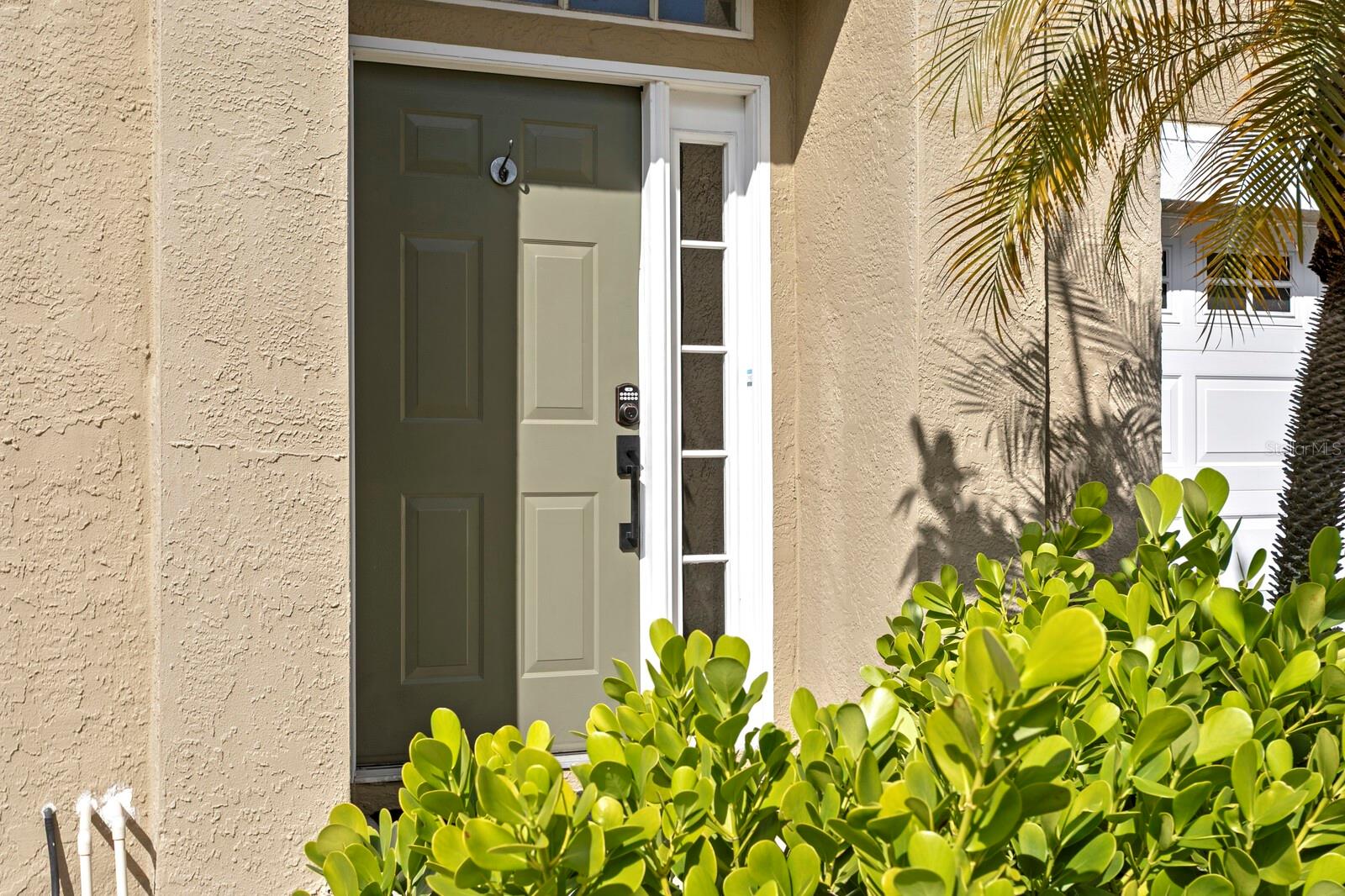 Listing photo id 1 for 2917 Bayshore Pointe Drive