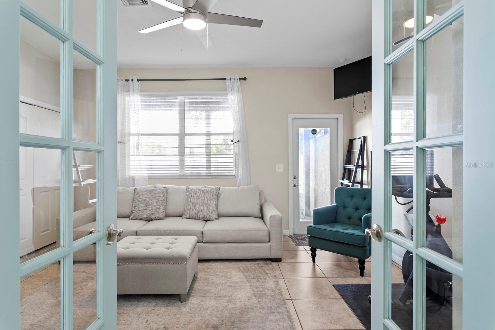 Listing photo id 3 for 2917 Bayshore Pointe Drive