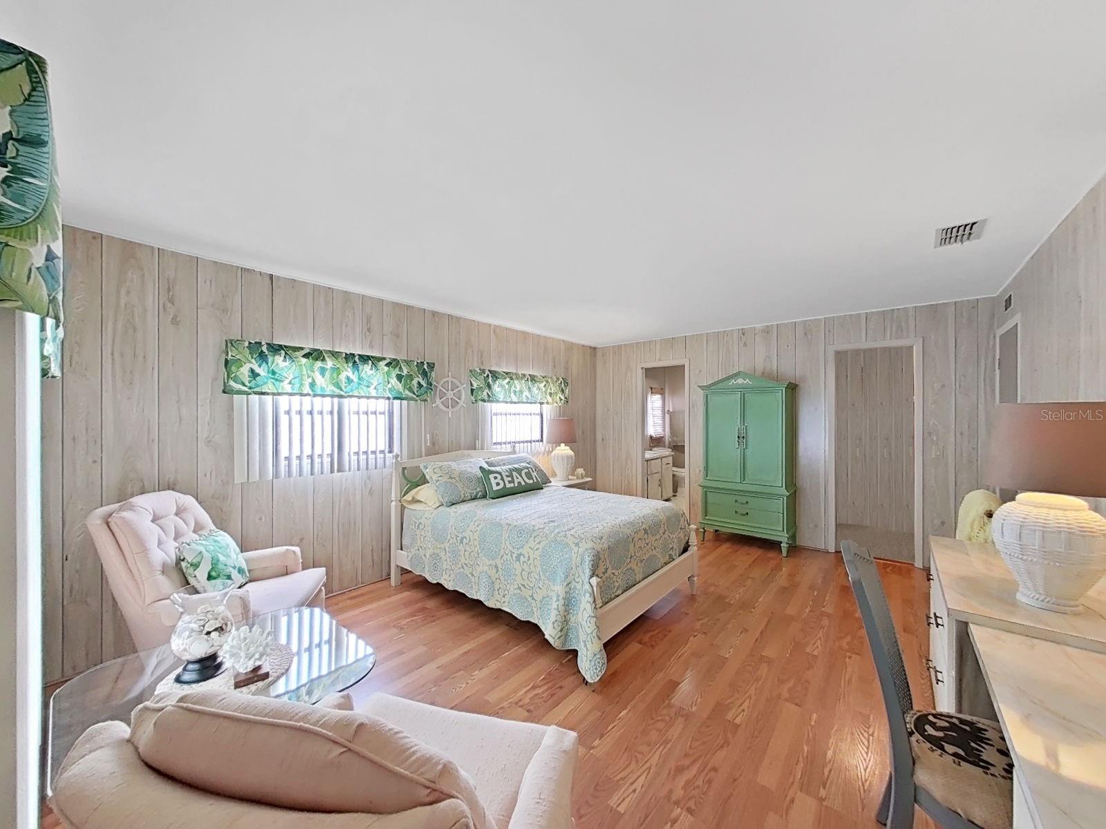 Image 12 of 25 For 12501 Ulmerton Road 216