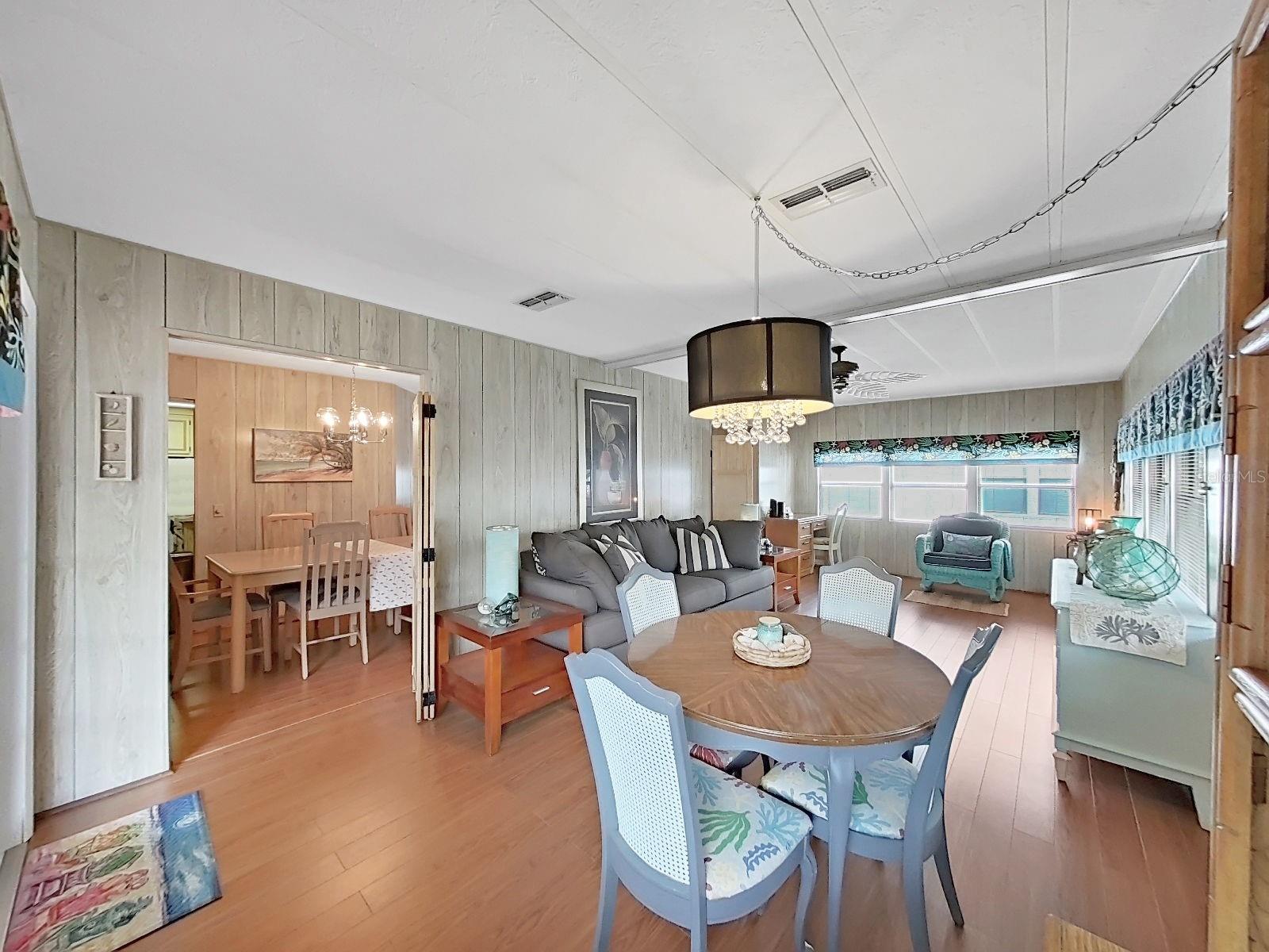 Image 7 of 25 For 12501 Ulmerton Road 216