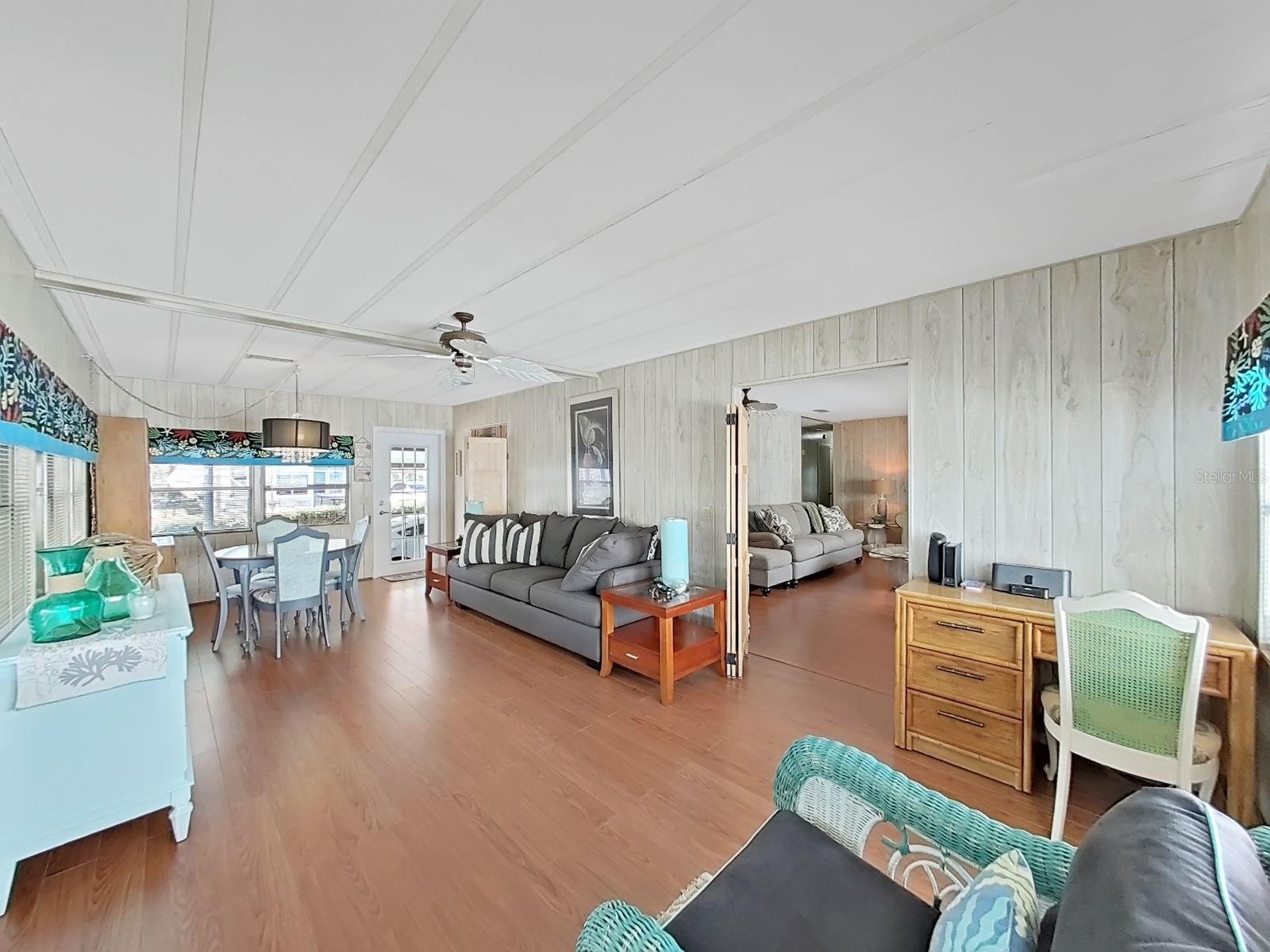 Image 8 of 25 For 12501 Ulmerton Road 216