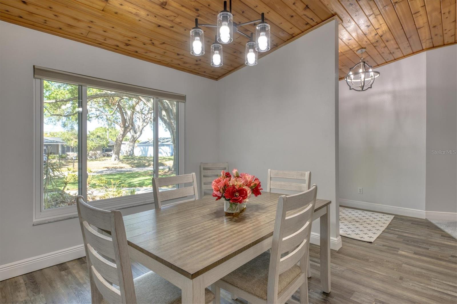 Image 20 of 48 For 13964 106th Avenue