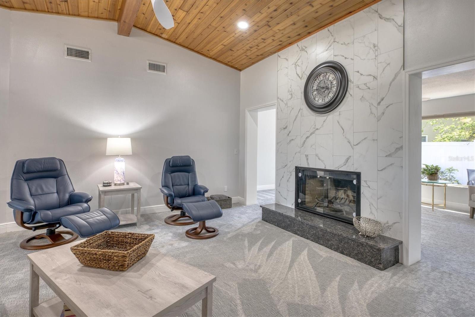 Image 9 of 48 For 13964 106th Avenue