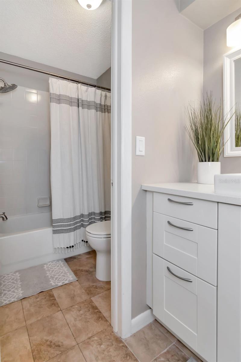 Listing photo id 12 for 2207 Carolina Avenue 30