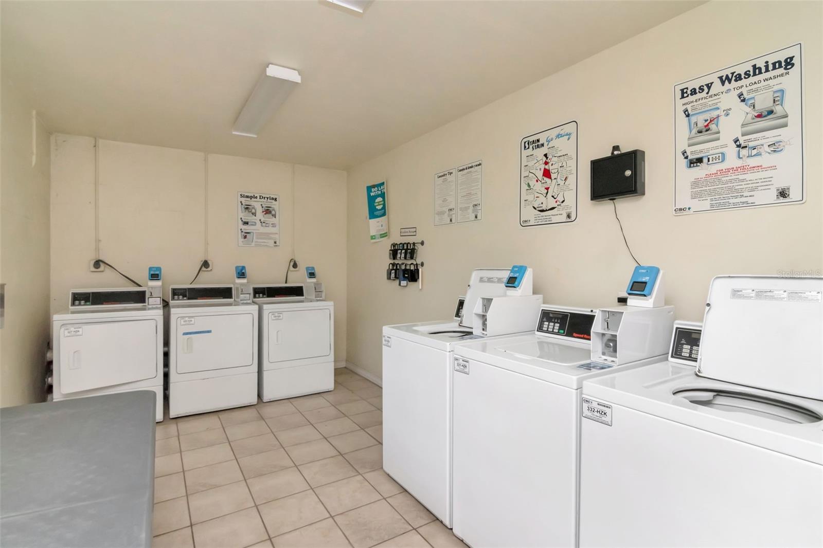 Listing photo id 14 for 2207 Carolina Avenue 30