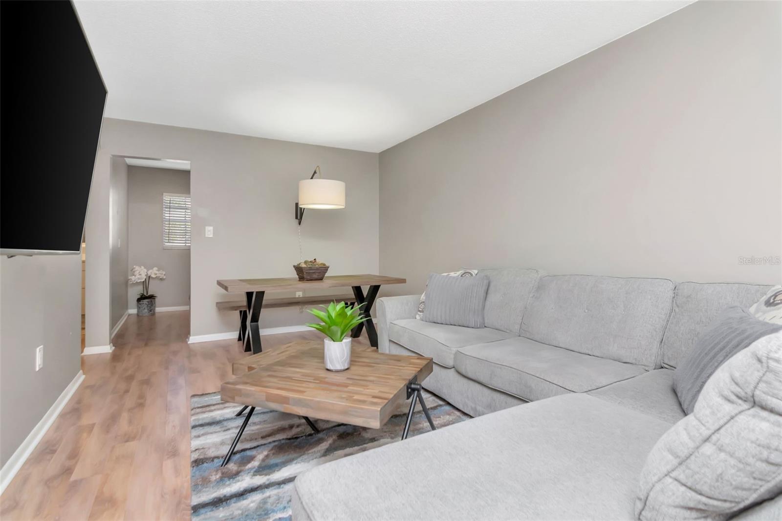 Listing photo id 1 for 2207 Carolina Avenue 30