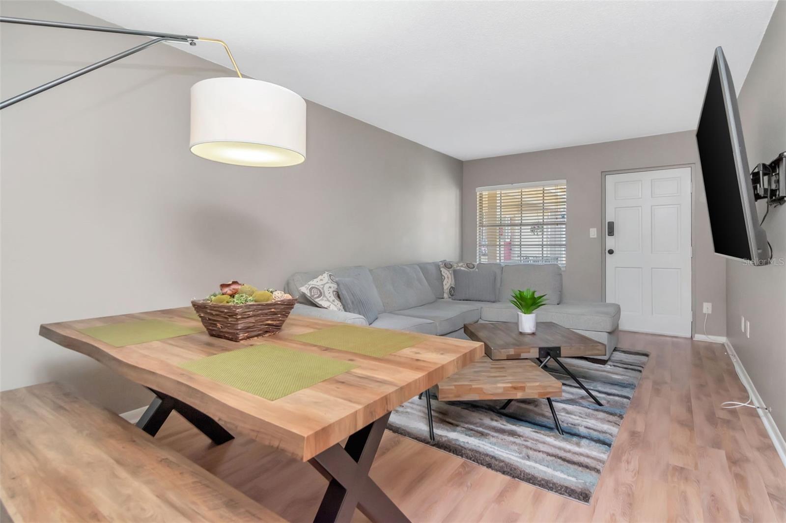 Listing photo id 3 for 2207 Carolina Avenue 30