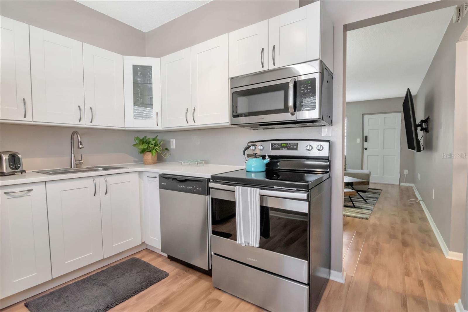 Listing photo id 4 for 2207 Carolina Avenue 30