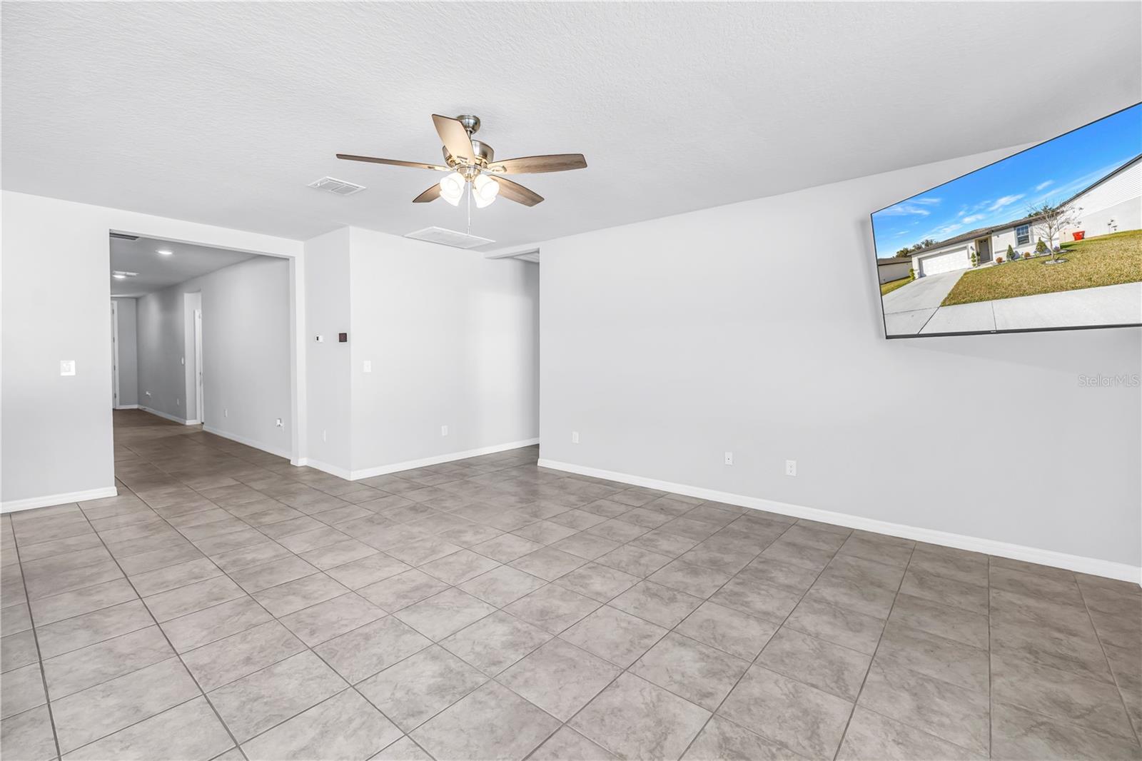 Image 16 of 39 For 219 Lovely Court