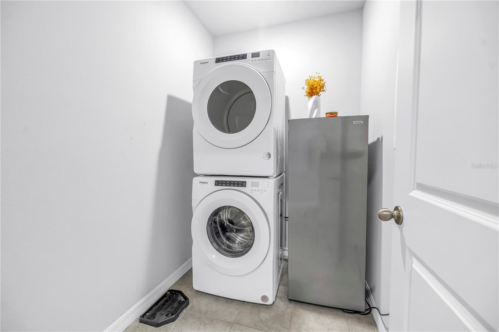 Image 27 of 39 For 219 Lovely Court