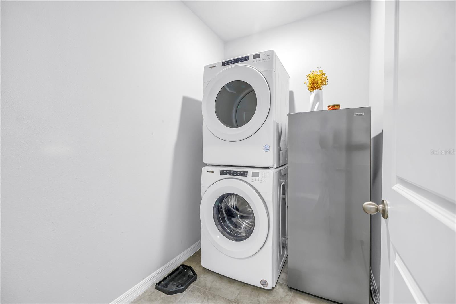 Image 28 of 39 For 219 Lovely Court