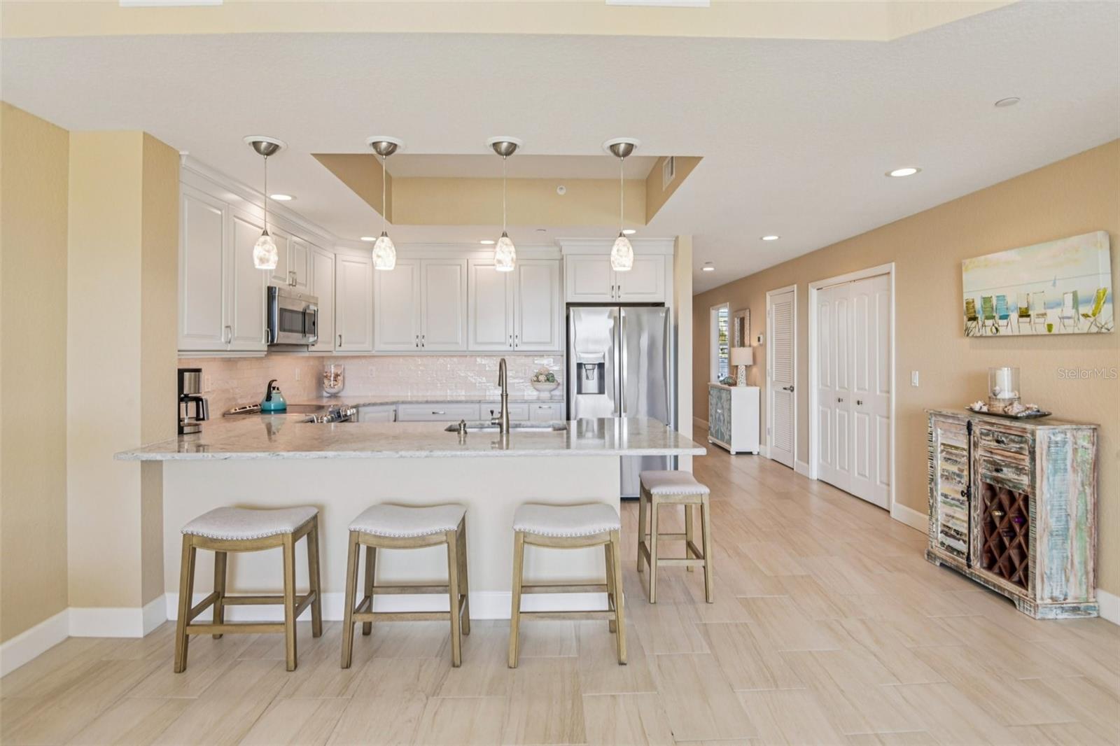 Image 26 of 75 For 19519 Gulf Boulevard 202