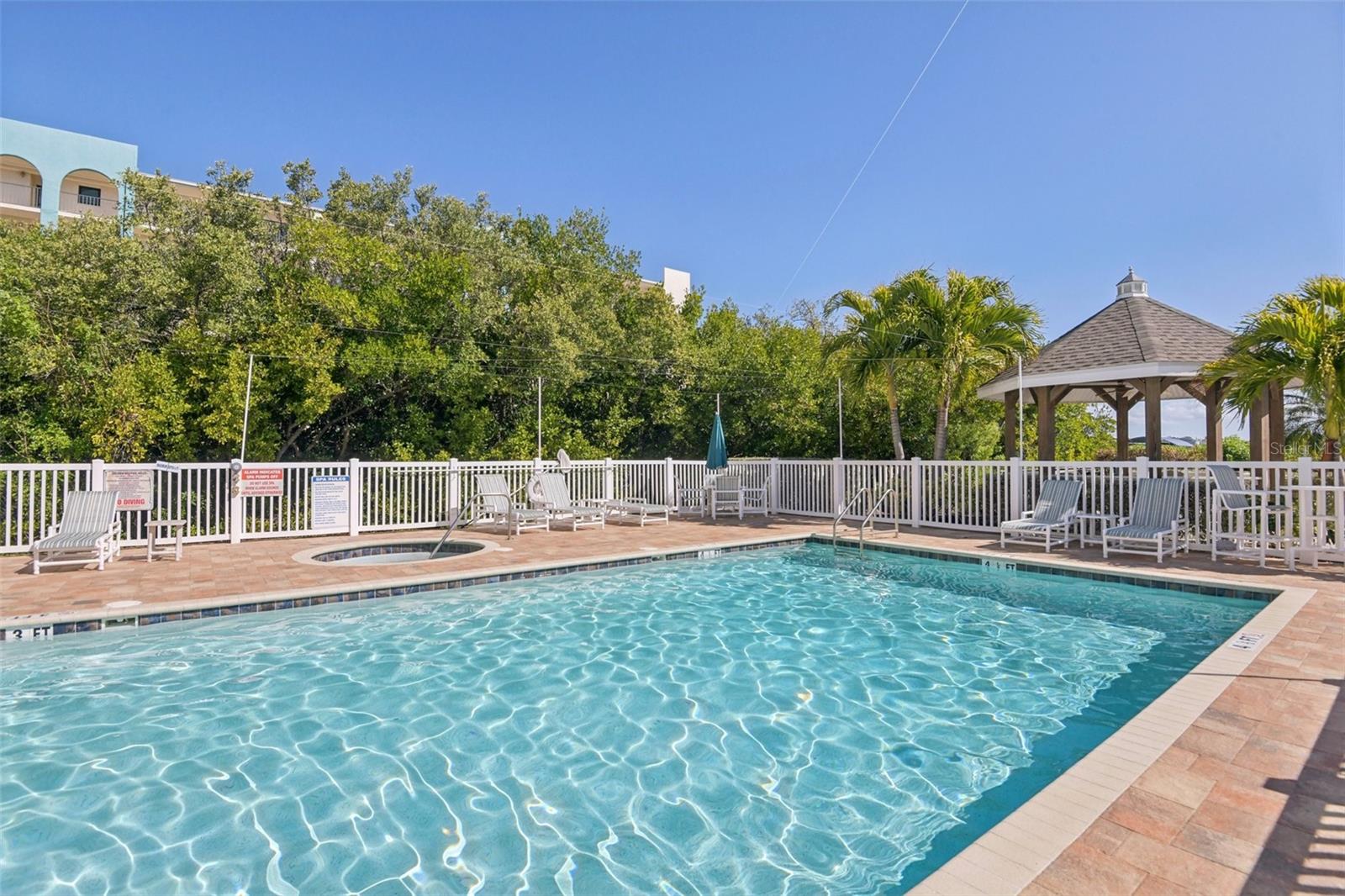 Image 52 of 75 For 19519 Gulf Boulevard 202