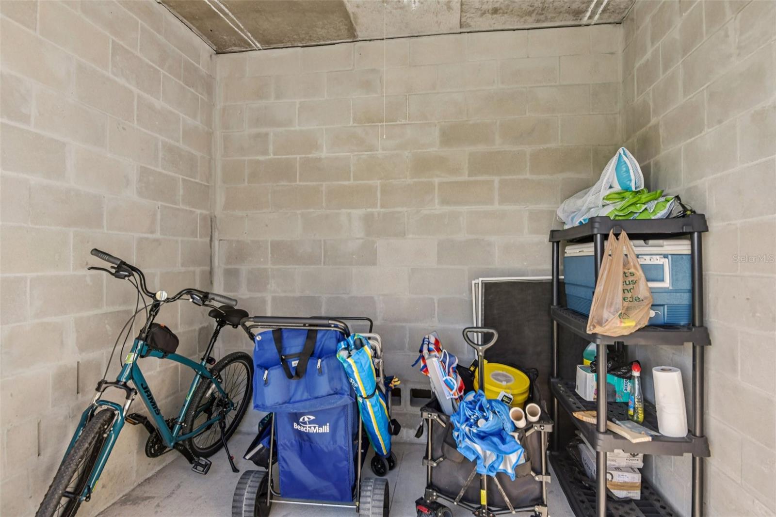 Image 57 of 75 For 19519 Gulf Boulevard 202