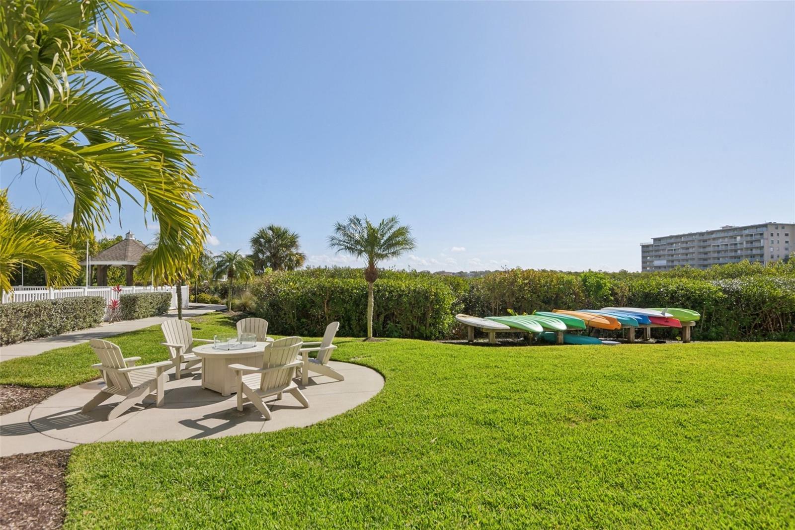 Image 60 of 75 For 19519 Gulf Boulevard 202