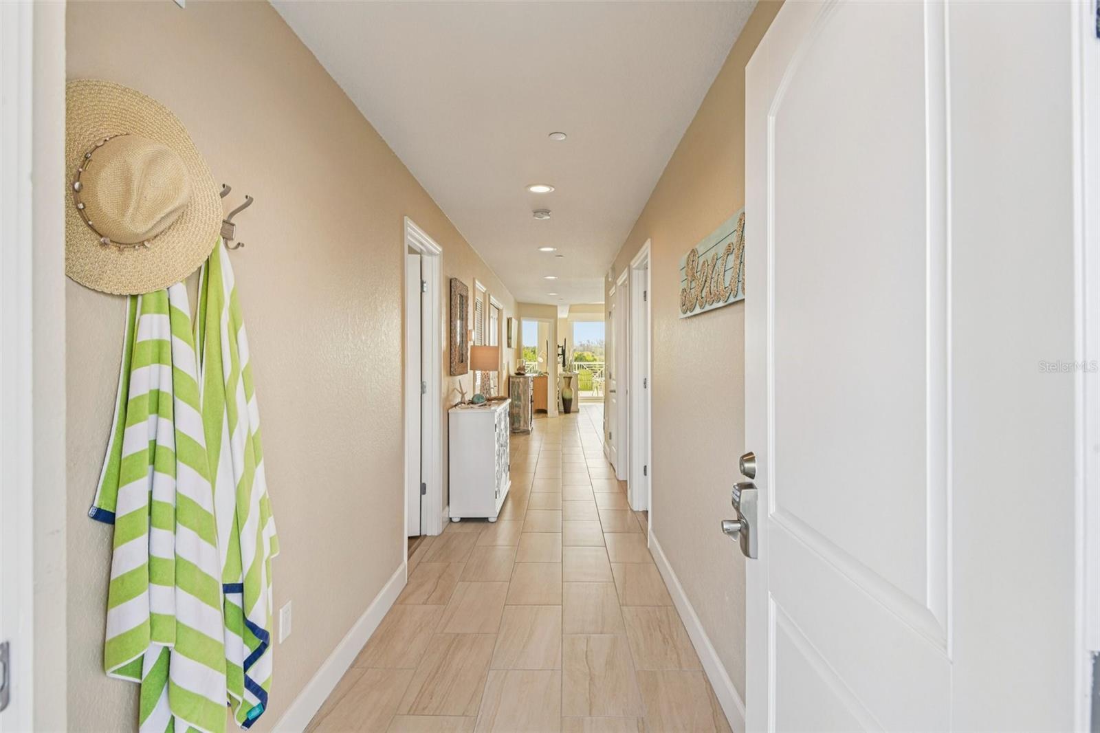 Image 8 of 75 For 19519 Gulf Boulevard 202