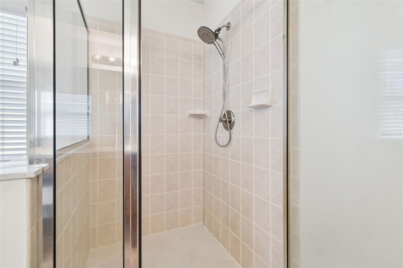 Image 26 of 46 For 2706 Valencia Grove Drive