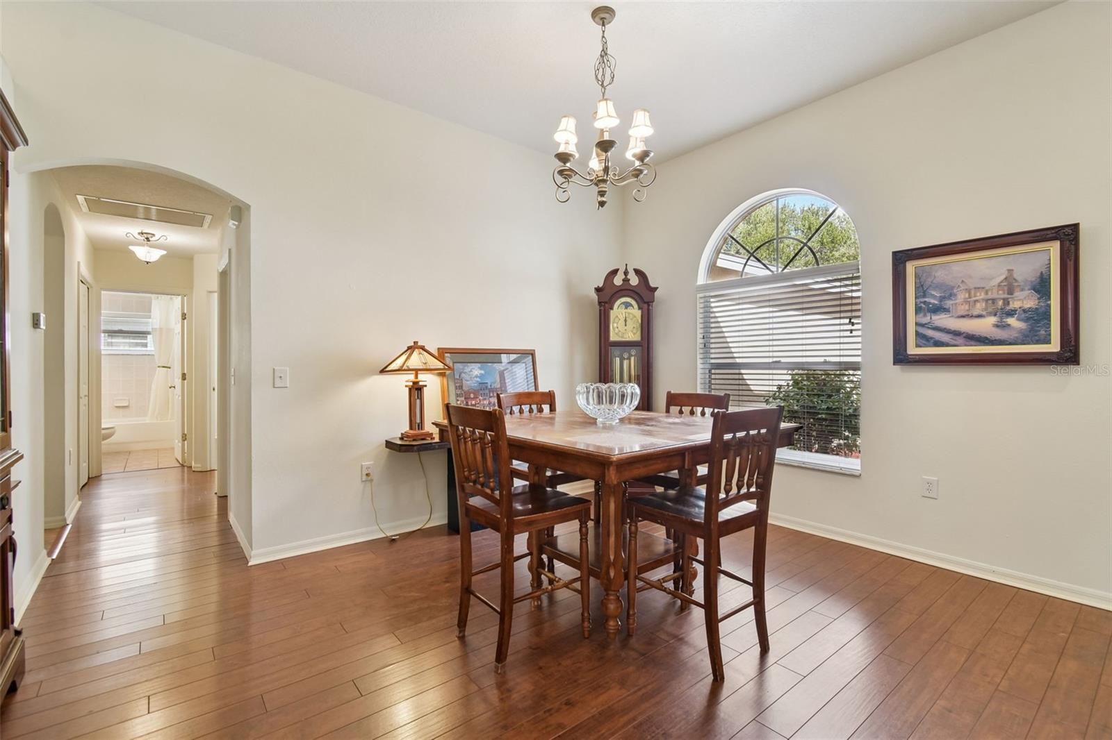 Image 6 of 46 For 2706 Valencia Grove Drive