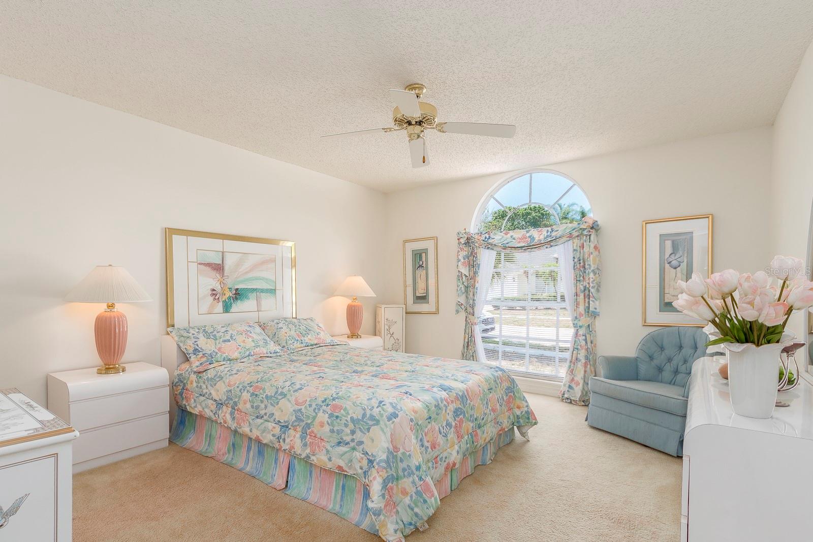 Listing photo id 15 for 3048 Jodi Lane