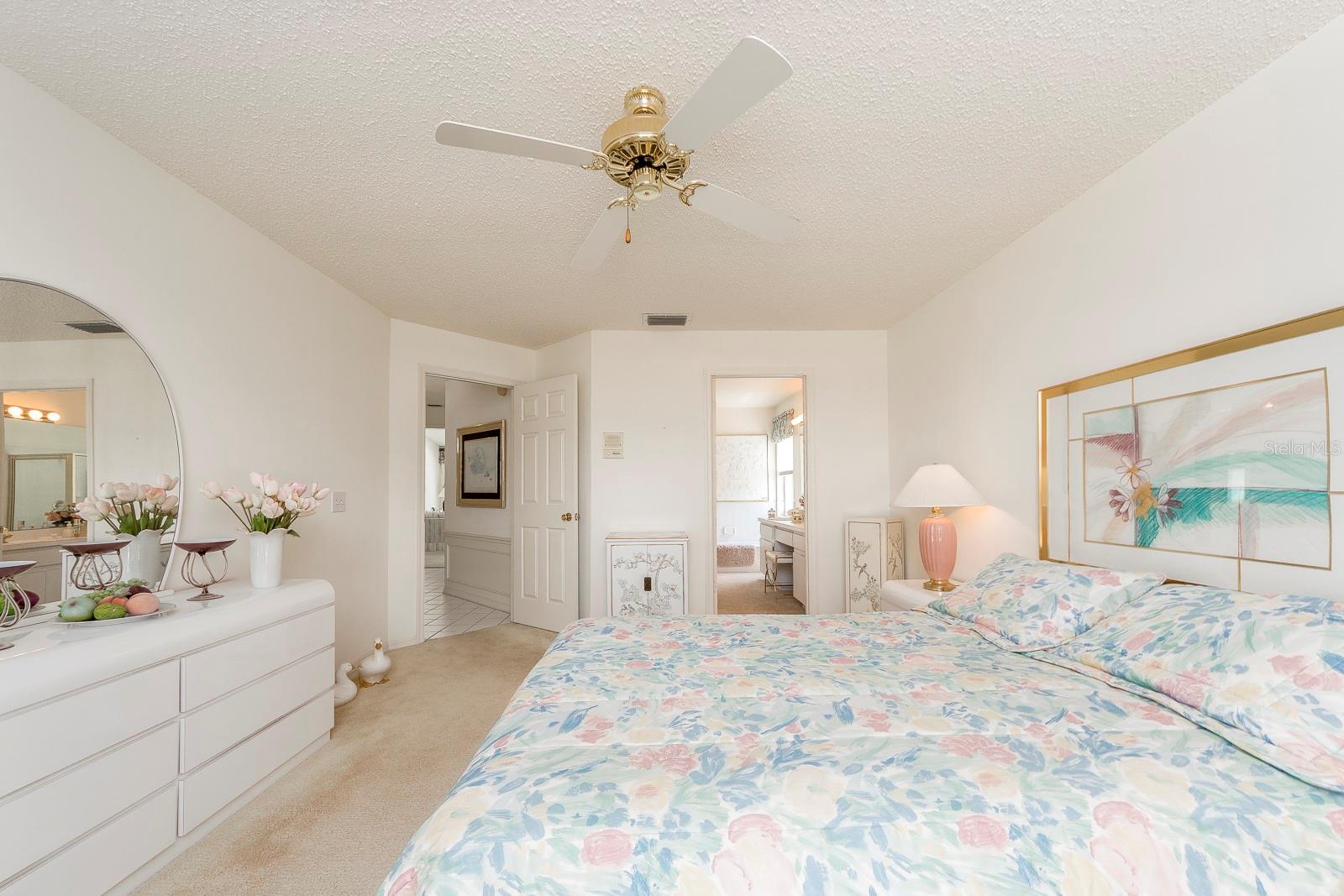 Listing photo id 17 for 3048 Jodi Lane