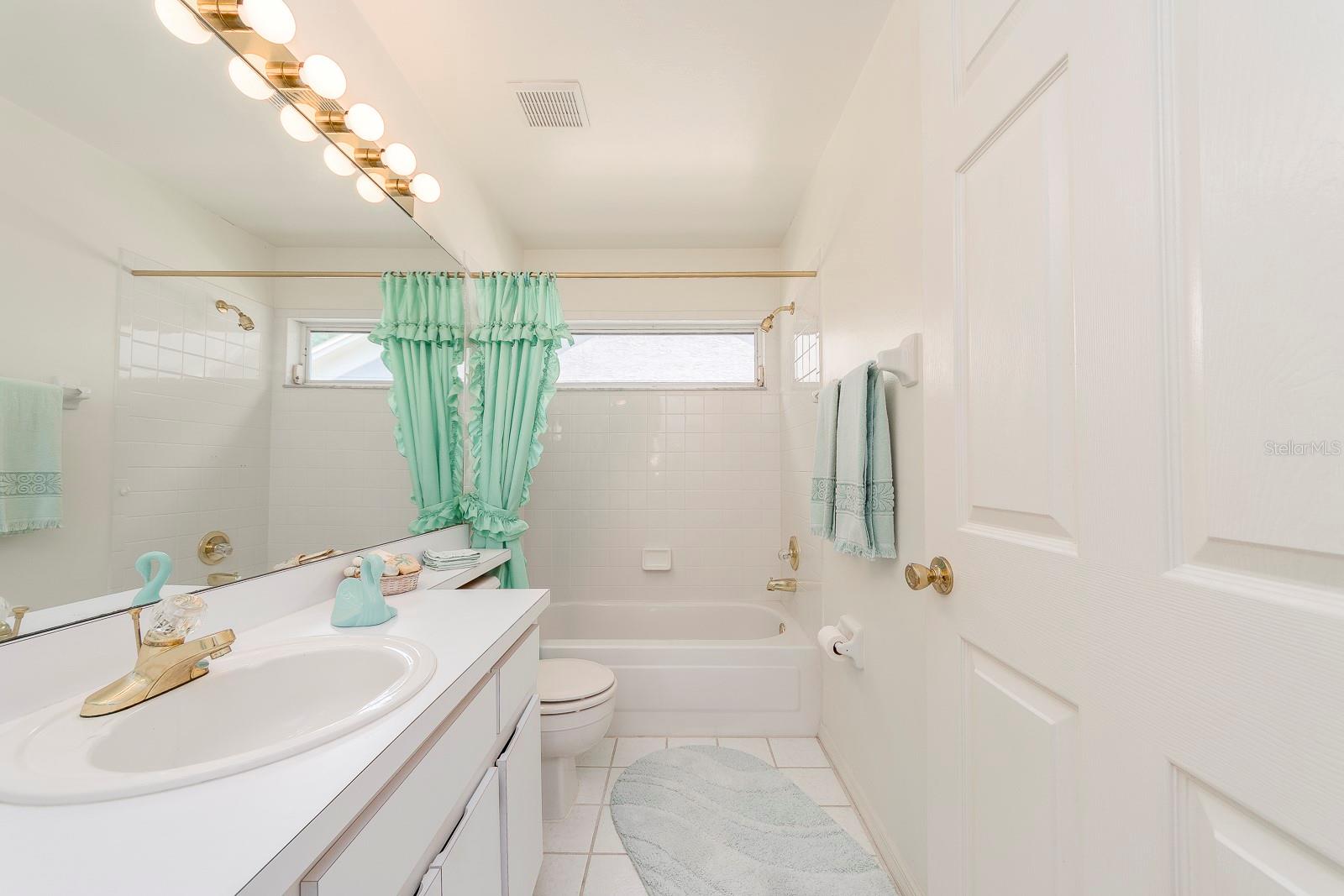 Listing photo id 26 for 3048 Jodi Lane